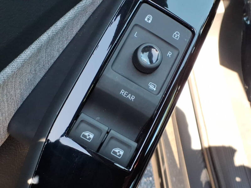 2025 Volkswagen ID.4 Pro