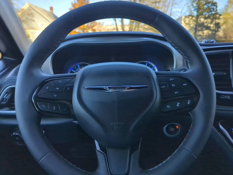 2023 Chrysler Pacifica Plug-In Hybrid Touring L