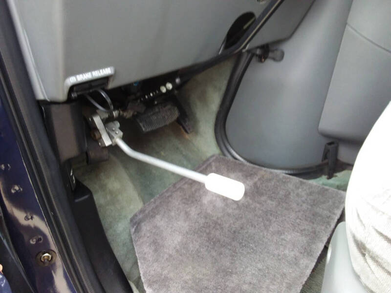 2005 Ford E-Series E-250 SD