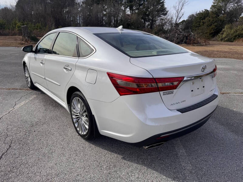 2017 Toyota Avalon XLE