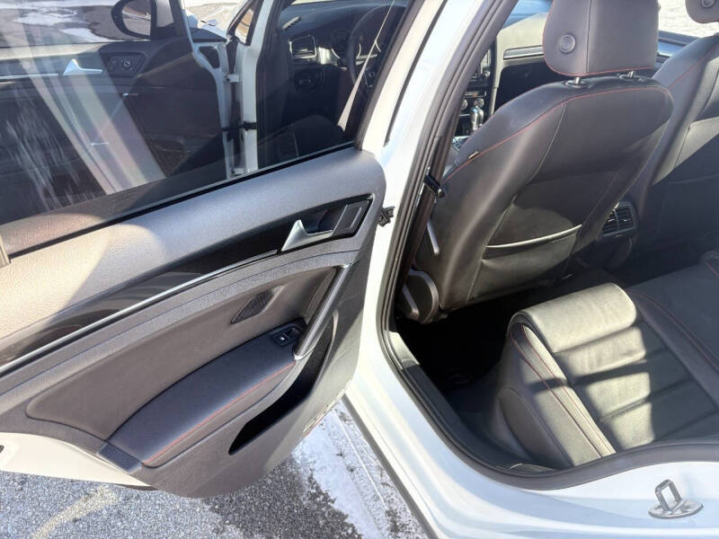 2017 Volkswagen Golf GTI SE