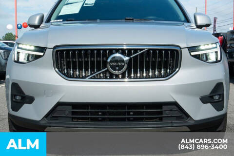 2023 Volvo XC40 B5 Plus Bright Theme