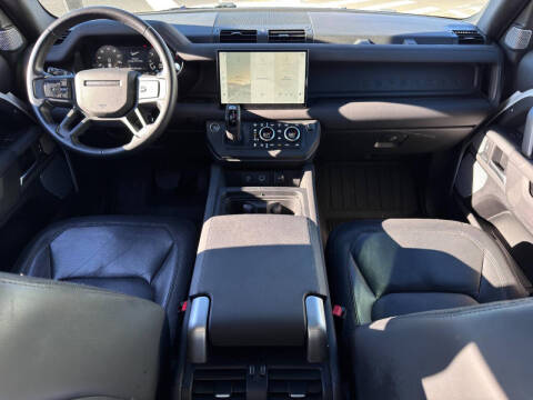 2024 Land Rover Defender 130 P400 X-Dynamic SE