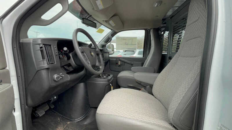2025 Chevrolet Express 2500