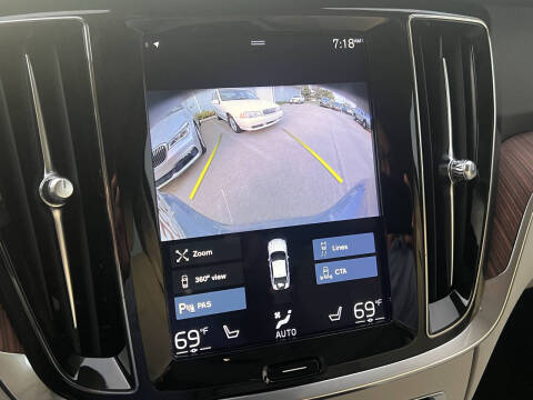 2022 Volvo S60 B5 Momentum