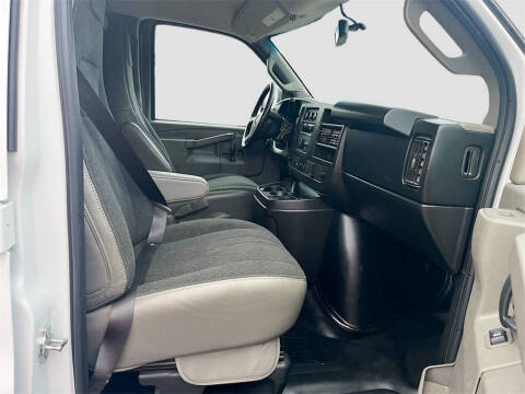 2024 GMC Savana 2500