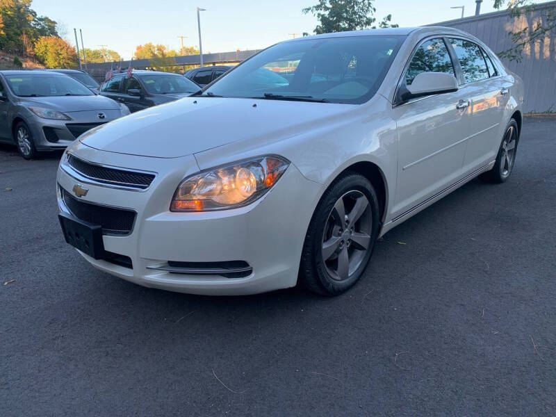 2012 Chevrolet Malibu 2LT photo 2