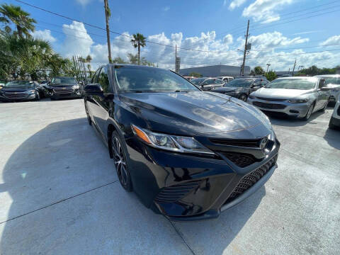 2020 Toyota Camry SE