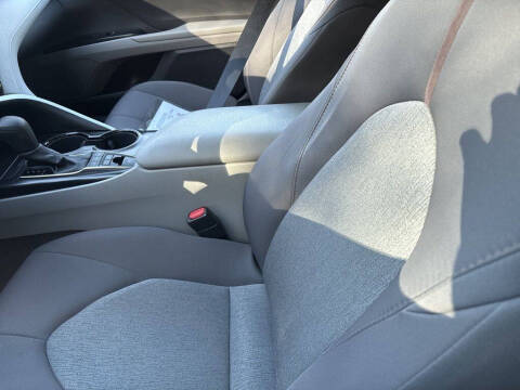 2020 Toyota Camry Hybrid LE