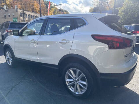2017 Nissan Rogue Sport S