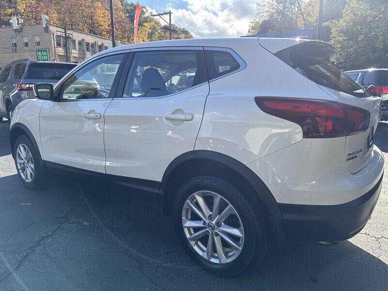 2017 Nissan Rogue Sport S