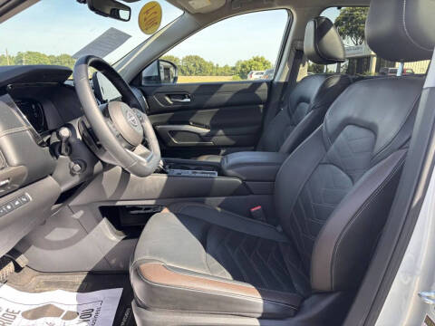 2024 Nissan Pathfinder Platinum