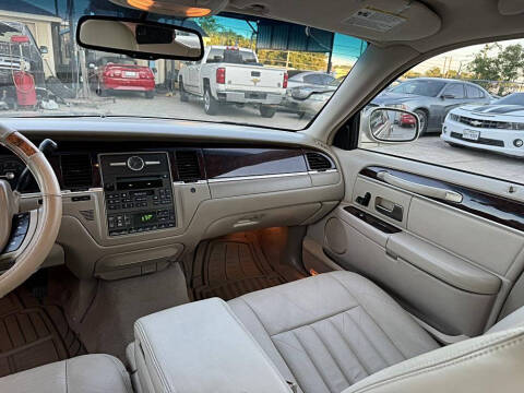 2007 Lincoln Town Car Signature
