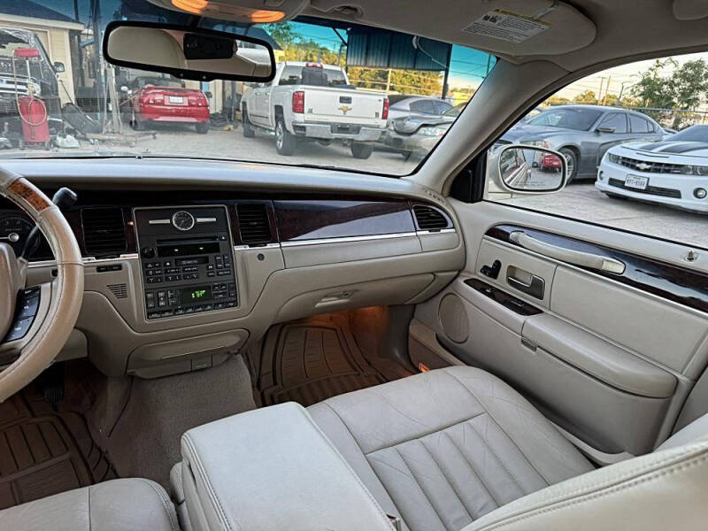 2007 Lincoln Town Car Signature