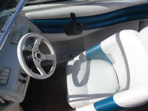 1983 Crownline 202BR