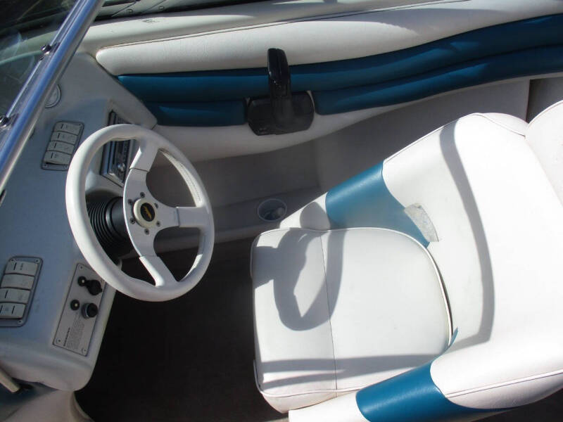 1983 Crownline 202BR
