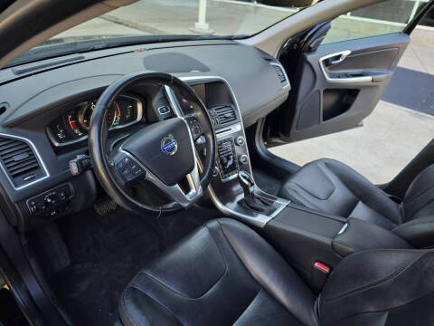 2016 Volvo XC60 T5 Drive-E Platinum