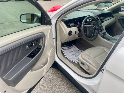 2011 Ford Taurus SEL