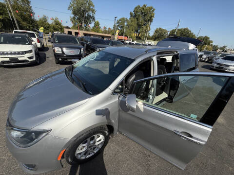 2020 Chrysler Pacifica Touring L