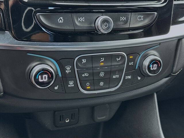 2022 Chevrolet Traverse LT Leather