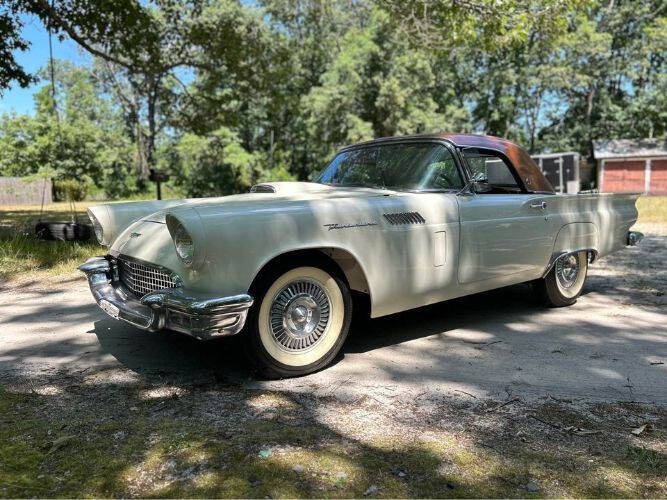 1957 Ford Thunderbird