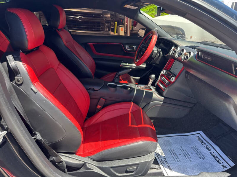 2022 Ford Mustang EcoBoost Premium