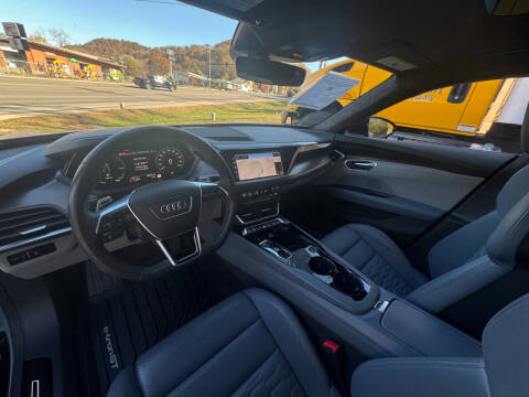 2024 Audi e-tron GT quattro Prestige