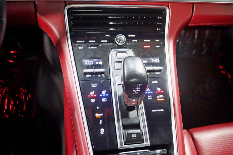 2018 Porsche Panamera 4S
