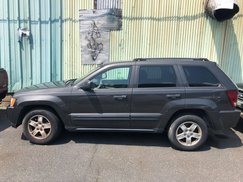 2005 Jeep Grand Cherokee for sale at Debo Bros Auto Sales in Philadelphia PA