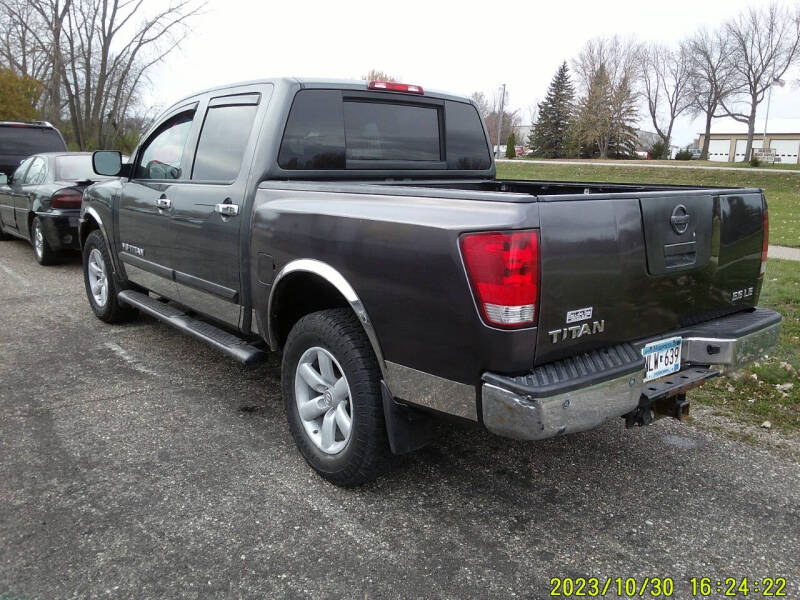 2010 Nissan Titan LE photo 7