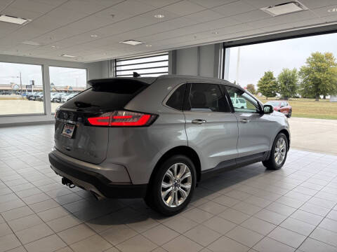 2020 Ford Edge Titanium