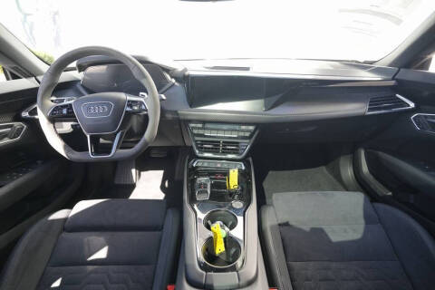 2022 Audi e-tron GT quattro Premium Plus