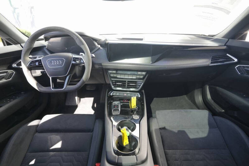 2022 Audi e-tron GT quattro Premium Plus