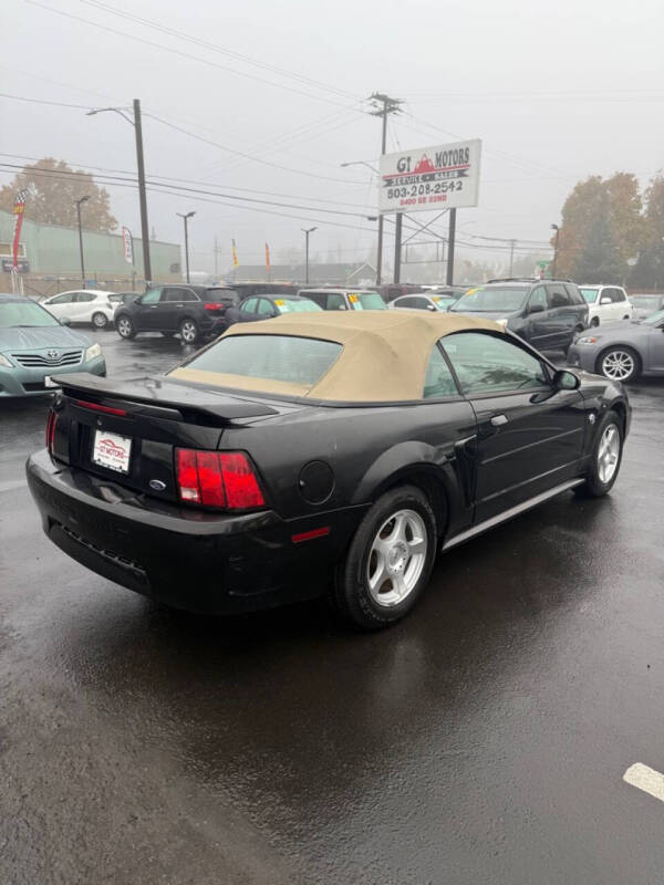 2004 Ford Mustang Deluxe