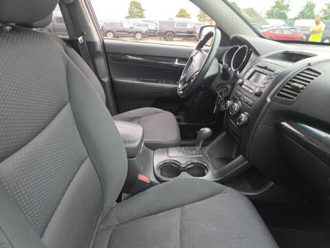 2011 Kia Sorento LX