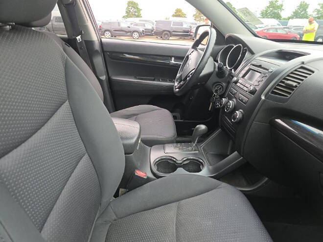 2011 Kia Sorento LX