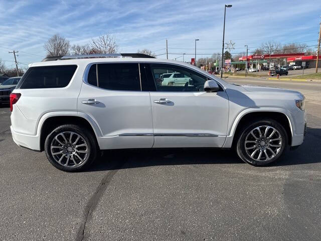 2023 GMC Acadia Denali