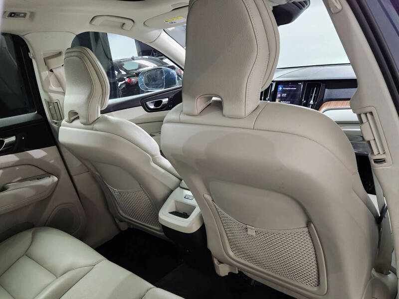 2021 Volvo XC60 T5 Momentum