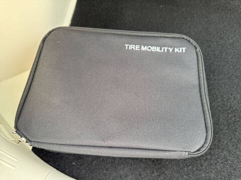 2024 Genesis GV60 Standard