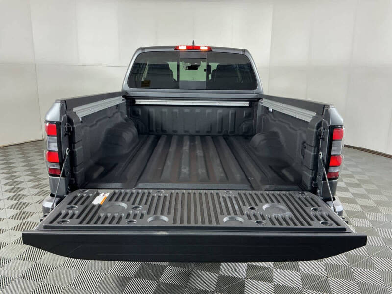 2025 Nissan Frontier SL