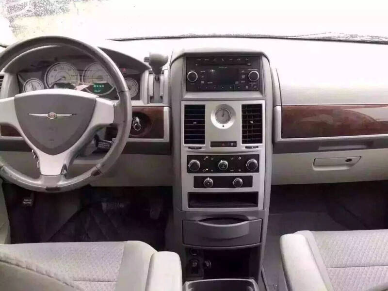 2010 Chrysler Town and Country Touring