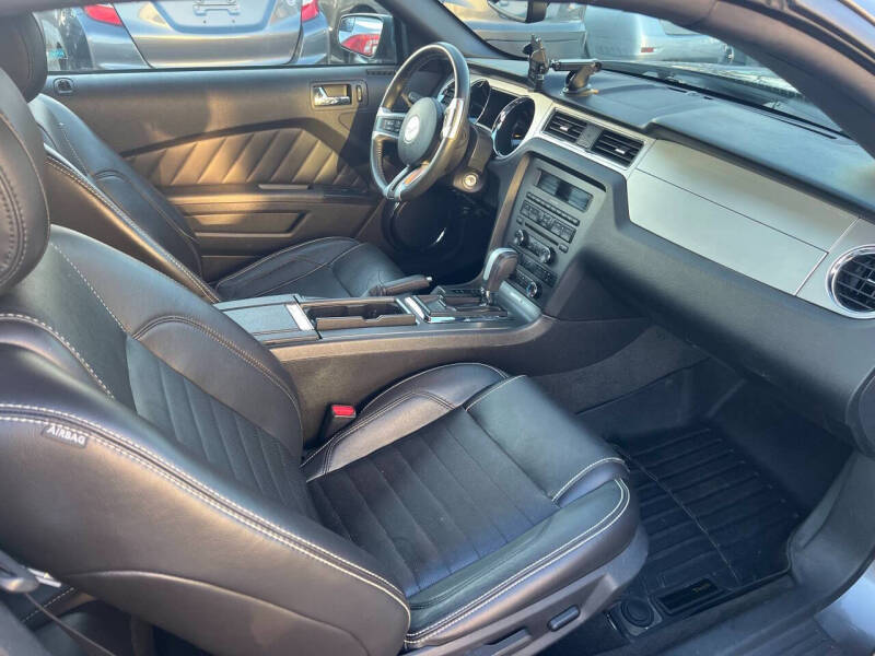 2014 Ford Mustang V6 Premium