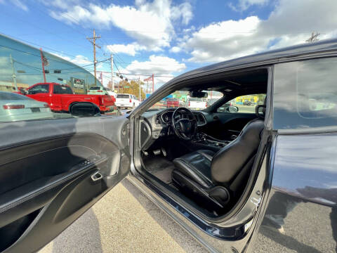 2018 Dodge Challenger SXT Plus