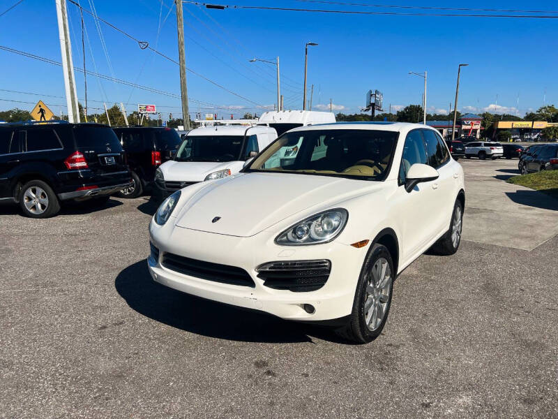 2012 Porsche Cayenne S's photo