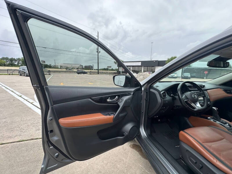 2017 Nissan Rogue SL