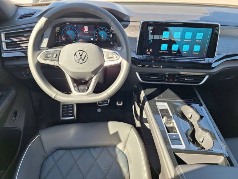 2026 Volkswagen Atlas Cross Sport SEL Premium R-Line 4Motion