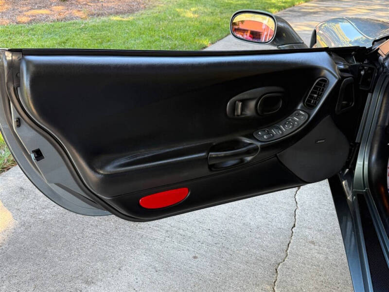 2004 Chevrolet Corvette