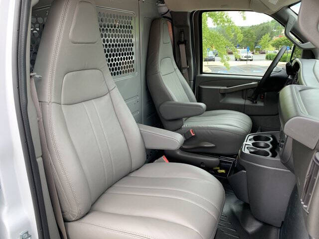 2025 Chevrolet Express 2500