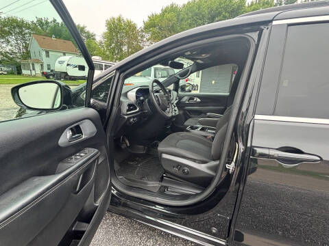 2022 Chrysler Pacifica Touring