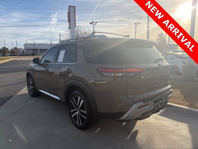 2024 Nissan Pathfinder Platinum